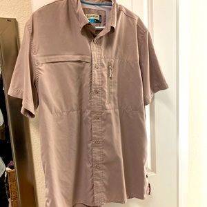 Men’s Magellan Outdoors khaki fishing shirt-size medium